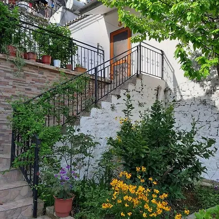 Mike's Holiday House Holiday home Berat