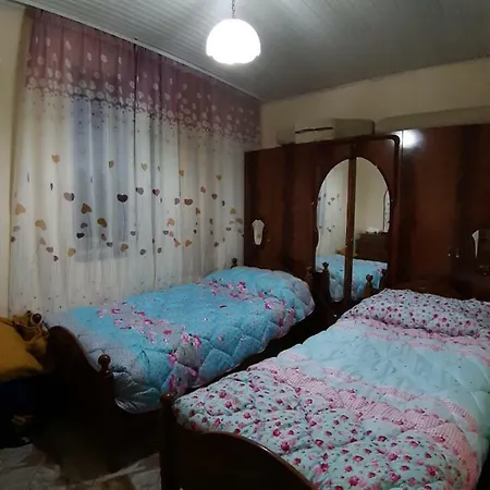 Mike's Holiday House * Berat