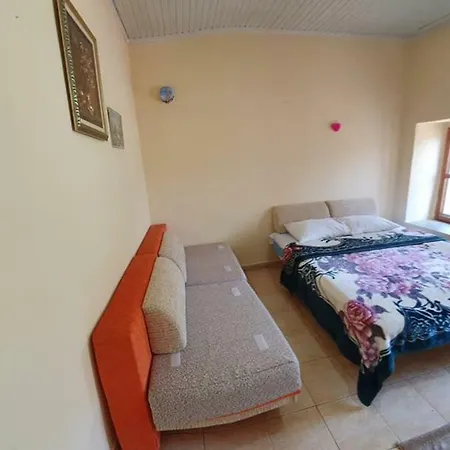 Mike's Holiday House Holiday home Berat