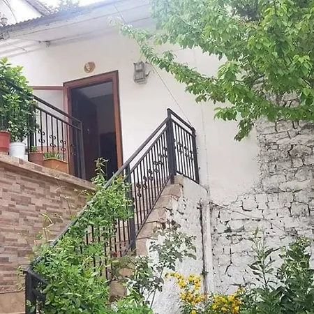 Mike's Holiday House Nyaraló Berat